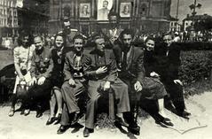 Photographers in front of the Opera house