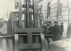 The first forklift at Lystopadova demonstration