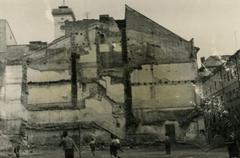 Пустир на руїнах розібраного будинку на розі вулиць Краківської та Вірменської