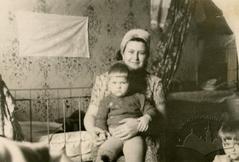 В квартирі, вул. Декарта