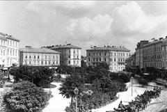 Площа Міцкевича