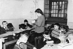 Гурток художньої різьби в школі №35