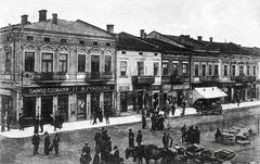 Stores on Rynok square