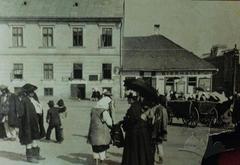 Наріжний будинок площі Соборної та вулиці Червоноармійської