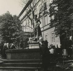 The fountain with the figure of Neptune