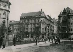 Тильний бік пам’ятника Александрові Фредрі