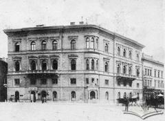 Кам'яниця на розі пл. Галицької, 15/вул. Академічної, 1