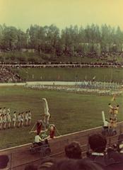 Масові багатопланові постановочні гімнастичні композиції на спортивному святі на стадіоні "Юність"