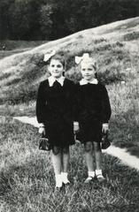 Школярки початку 1950-х років