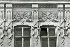 Декор сецесійного будинку - вулиця Бандери