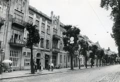 Вулиця Бандери, 33