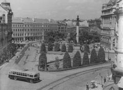 Mitskevycha Square