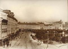 Вид площі Міцкевича з південного боку