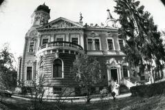 Будинок Національного музею у Львові(колишня вілла Дуніковського) на вул. Драгоманова, 42
