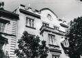 Фрагмент фасаду будинку на вул. Драгоманова, 8 