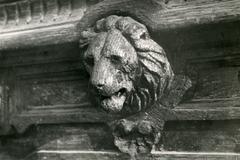 Маскарон на вул. Крушельницької, 5 