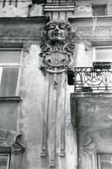 Маскарон на вул. Левицького, 4 