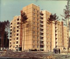 9 floors apartment building