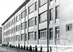 School No. 75 on Vuk Karadzhych st.