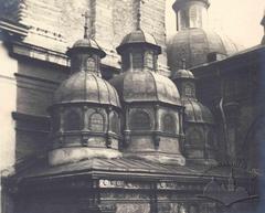 Three Hierarchs chapel in the courtyard of Uspenska church