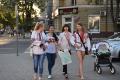 Дівчата у вишиванках на Театральній площі