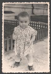 Лариса Богадиця у дворі
