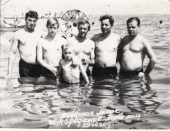 Азовське море, місто Жданов, травень місяць 1970 рік.