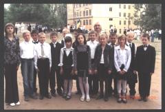 Вчителька Тетяна Фіалко зі своїм класом