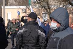 Чоловік в медичній масці