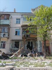 Пошкоджений будинок на вулиці Менделєєва