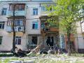 Пошкоджений будинок на вулиці Менделєєва