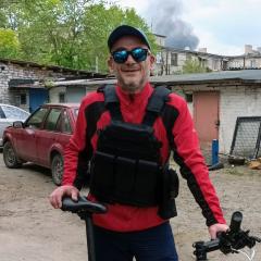 Аріф Багіров у дворі власного дому