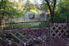 Гаражі та старе кладовище