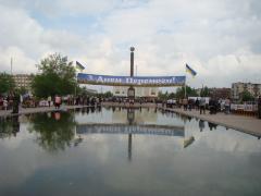 Фонтани за площею Перемоги