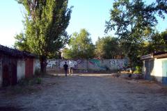 Гаражі та старе кладовище