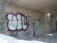 Графіті в закинутій будівлі