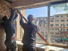 Забивають пошкоджені вікна